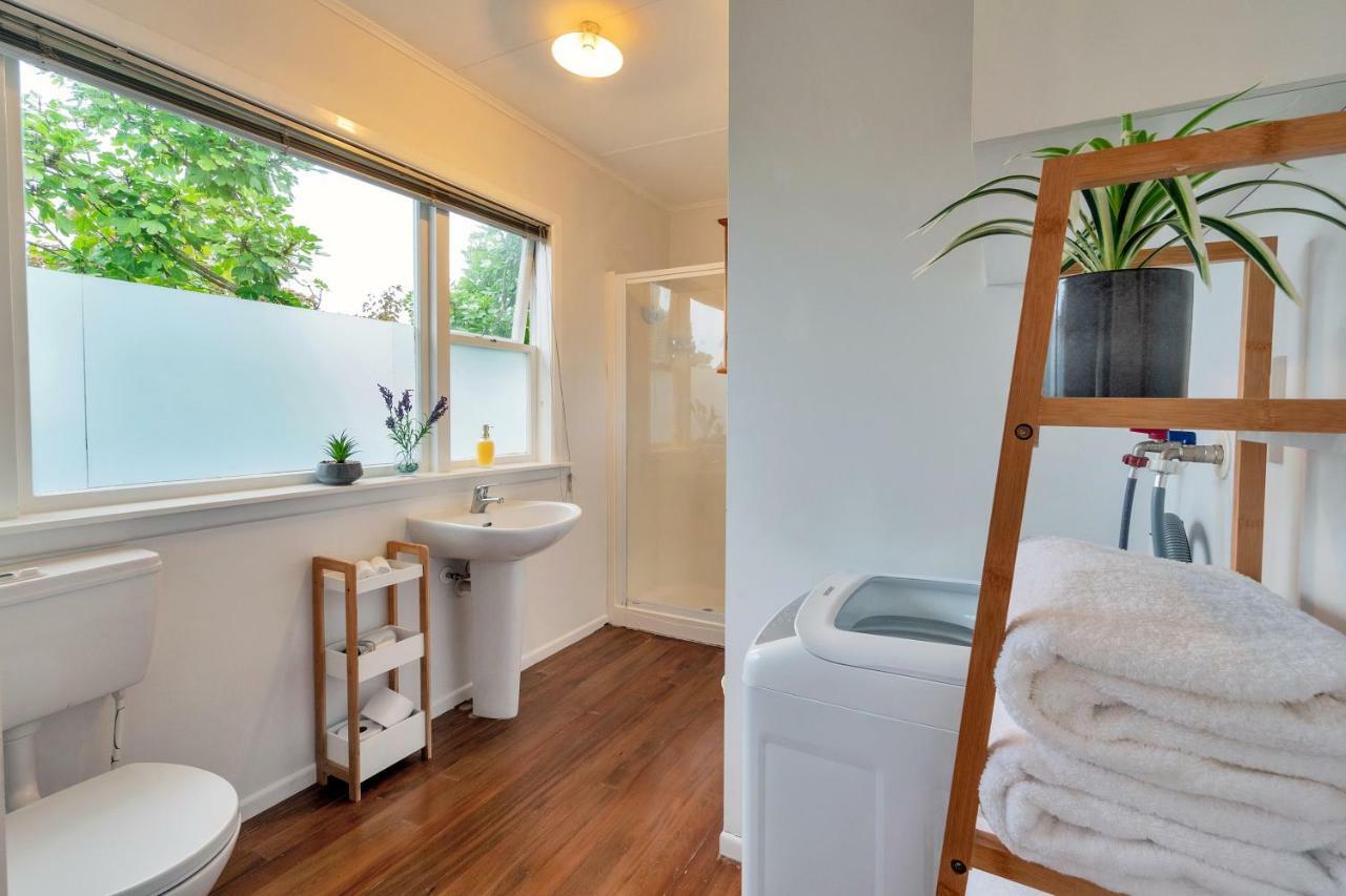 Sunny & Cozy Home Near Western Springs Auckland Esterno foto